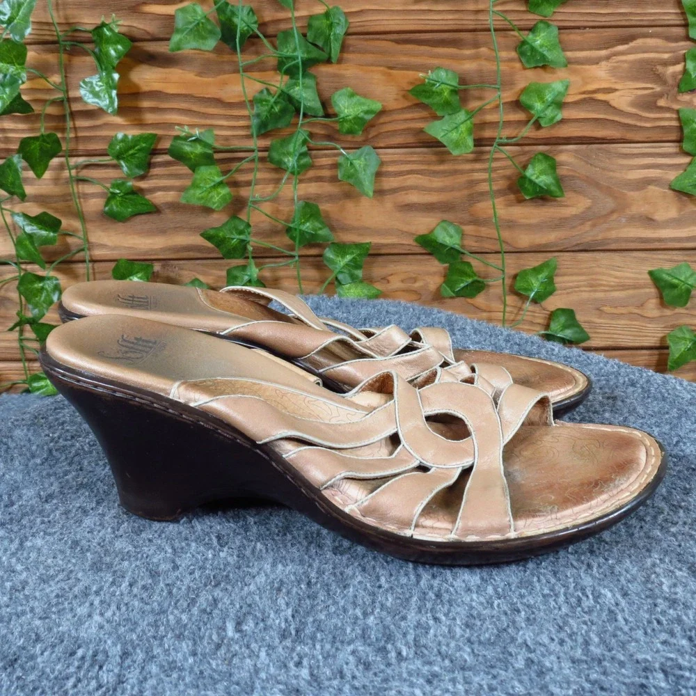 Sofft strappy wedge